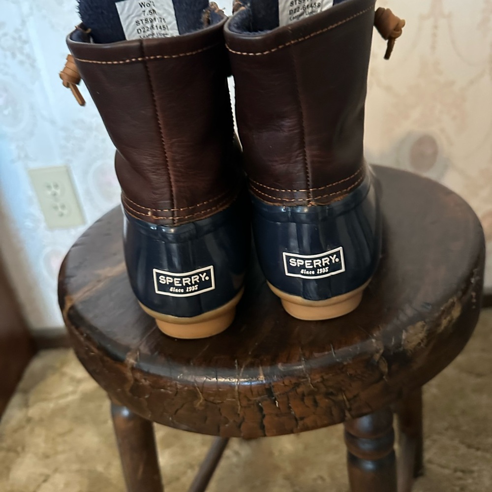 Woman’s Sperry  Navy Boots